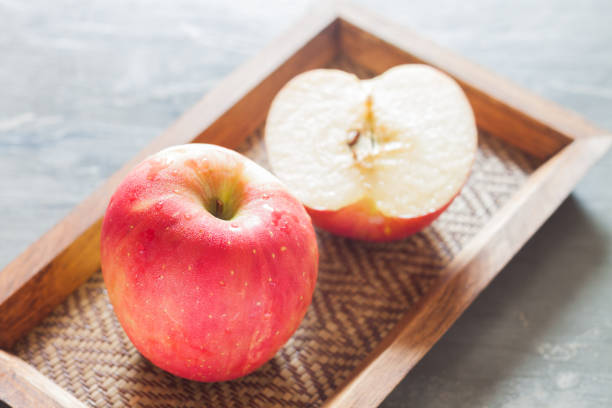 istock Close-Up Of Apples In Tray On Table 912191228