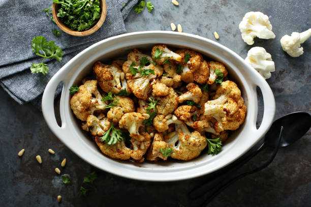 istock Roasted cauliflower with pine nuts and parsley 912222694