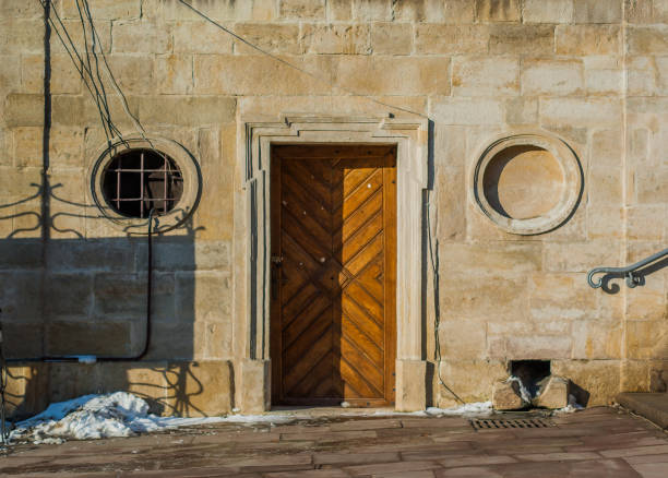 istock Ancient door in an old house. Brown color 912234934