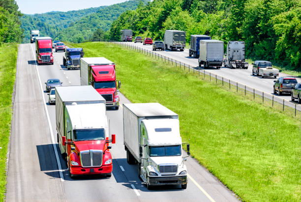 transitada carretera interestatal - contrarreloj refranes fotografías e imágenes de stock