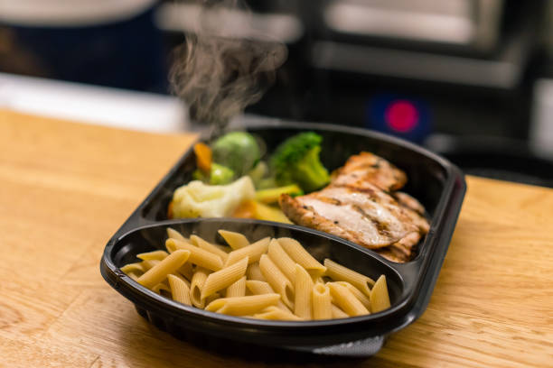 istock Ready-To-Eat Healthy Chicken Dinner 912248694