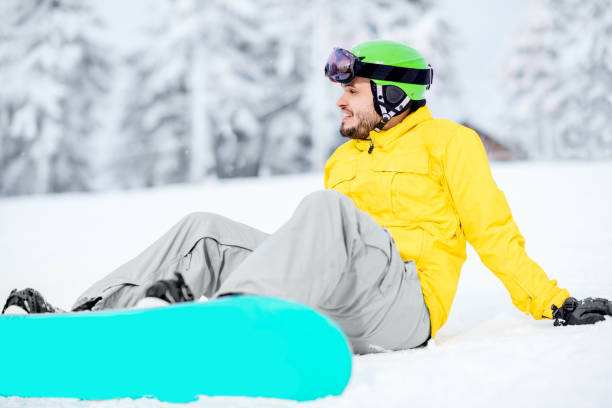 istock Snowboarder resting outdoors 912252246