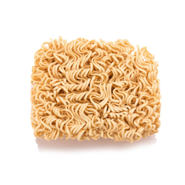 istock Instant noodles, isolated on white background 912256064
