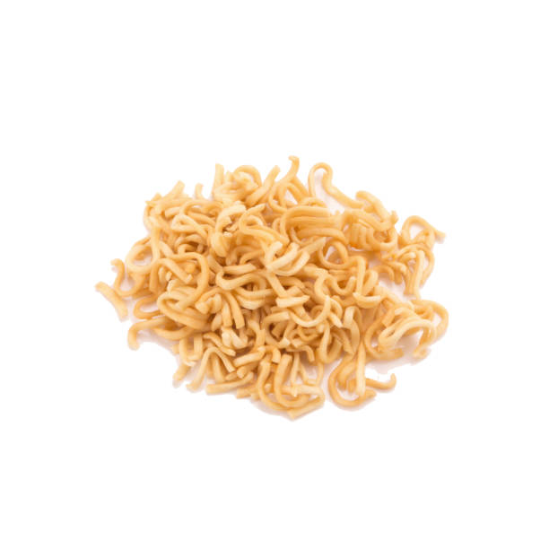 istock Instant noodles, isolated on white background 912256092