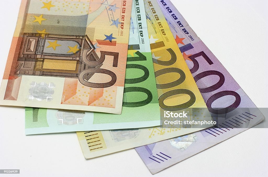 Billets en euros imprimés colorés - Photo de 10-11 ans libre de droits