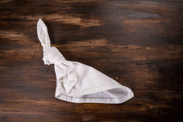 istock Reminder symbol - knot in handkerchief 912271330