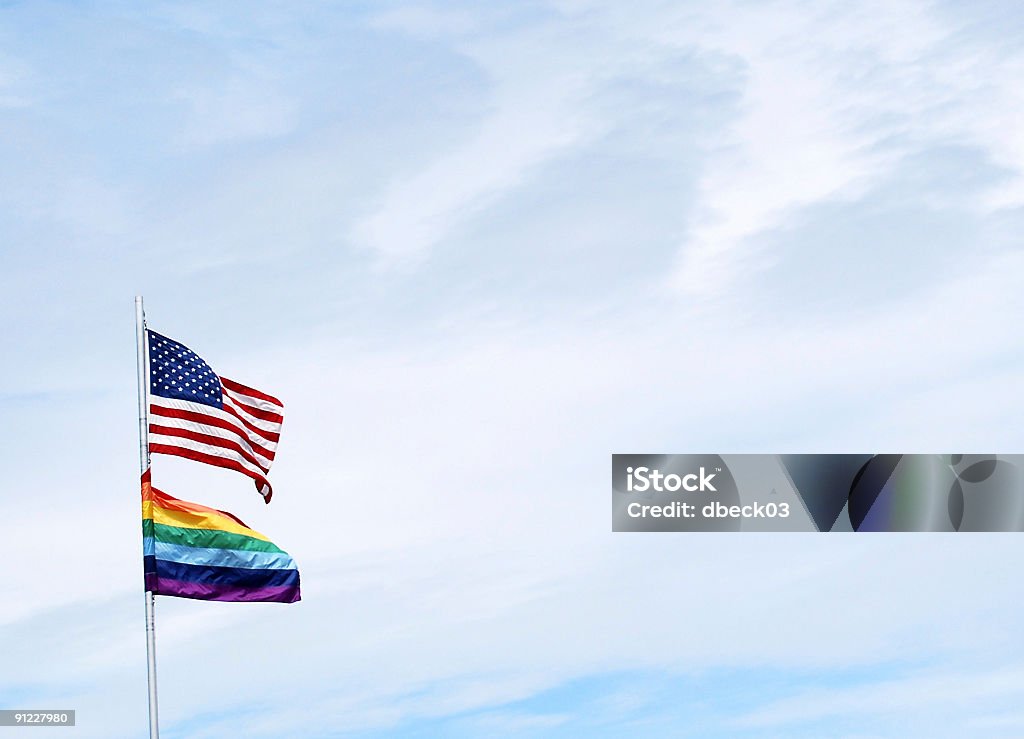 Arc-en-ciel gay pride et drapeaux américains - Photo de Drapeau américain libre de droits