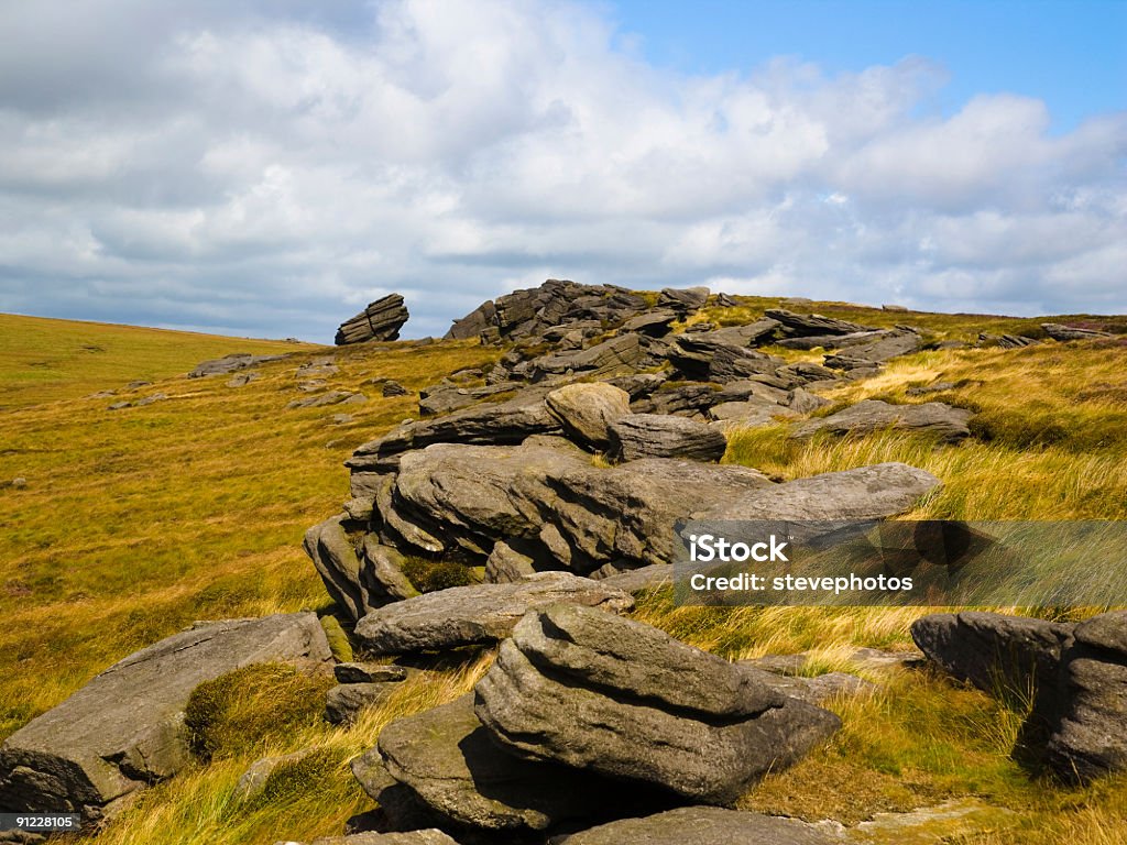 Formações rochosas na Moorland - Foto de stock de Afloramento royalty-free