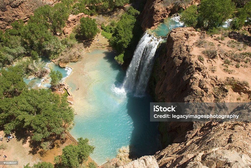 Wodospad Havasu Falls Wodospad z góry w ciągu dnia - Zbiór zdjęć royalty-free (Cień)