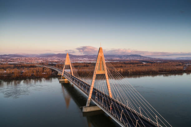 istock Megyeri-bridge over the Danube river 912299250