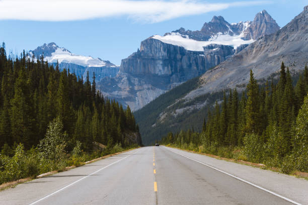 istock Scenic Icefields Parkway highway in Rocky Mountains, Alberta, Canada on sunny day 912302544