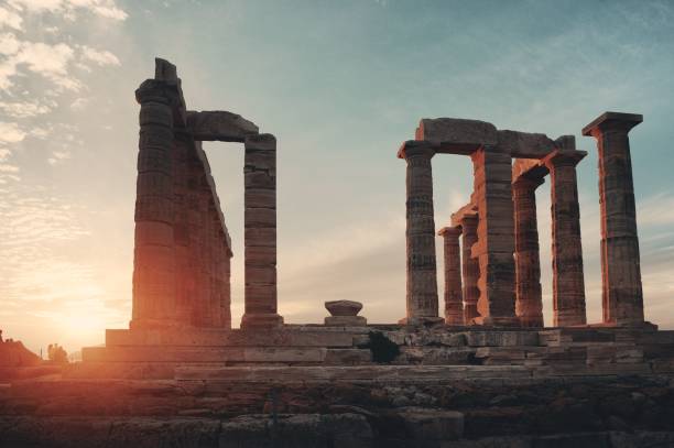 istock Temple of Poseidon sunset 912333418
