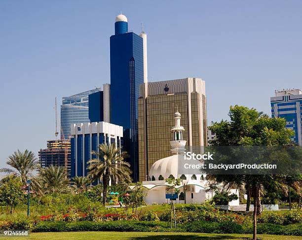 Skyline Di Abu Dhabi - Fotografie stock e altre immagini di Abu Dhabi - Abu Dhabi, Affari, Ambientazione esterna