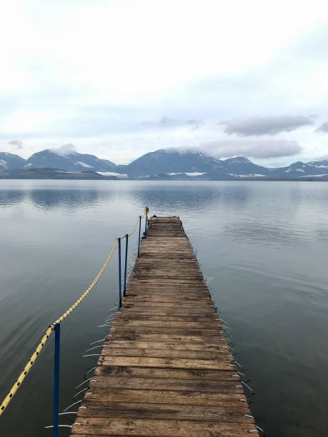 istock Winter Lake and mountains 912468532