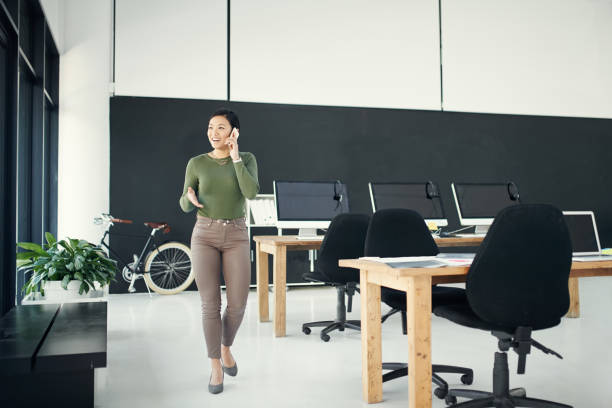 istock Striking deals on the go 912491624