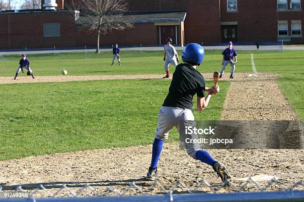 Práctica De Béisbol Foto de stock y más banco de imágenes de Béisbol - Béisbol, Pelota de béisbol, Niño