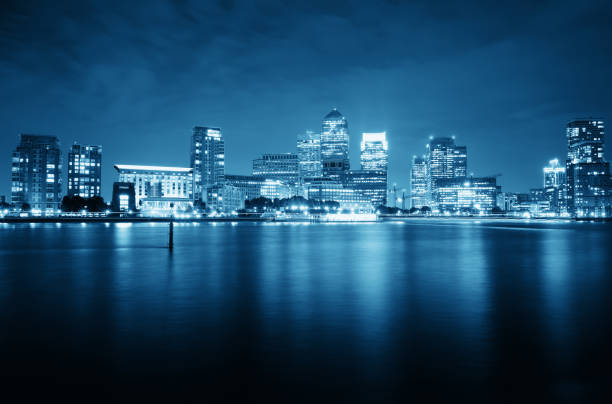 istock London Canary Wharf at night 912501036