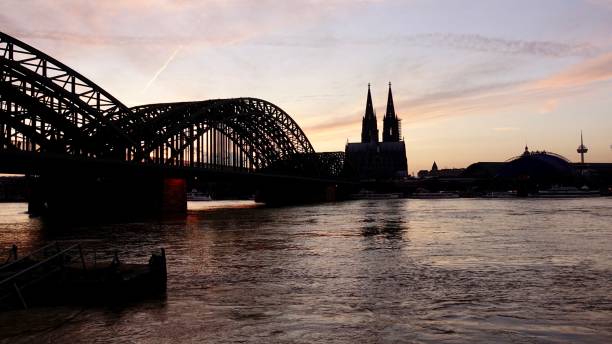 istock Hohenzollern Bridge, Cologne at sunset 912507010