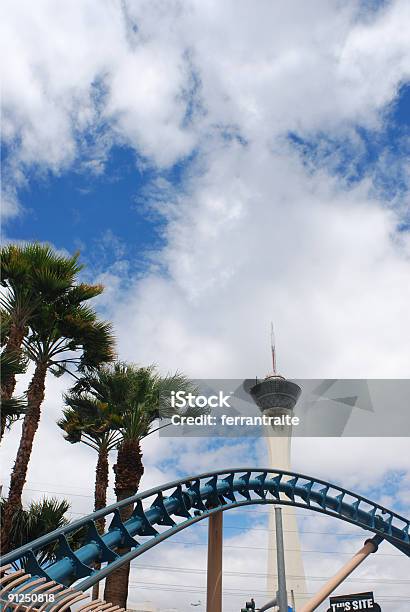 Foto de Stratosphere e mais fotos de stock de Las Vegas - Las Vegas, Montanha-Russa, Antena - Equipamento de telecomunicações