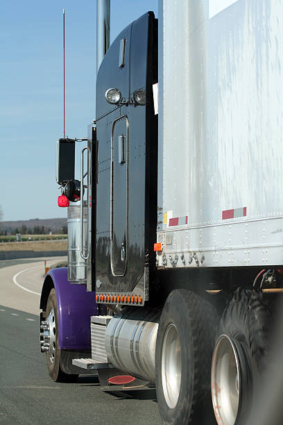 istock Trucking Tire Trouble - 2 91251124