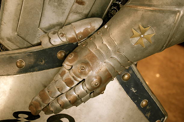 Hand In Armor 60+ Suit Of Armour Gauntlet Hand Stock Photos, Pictures & Royalty-Free ...