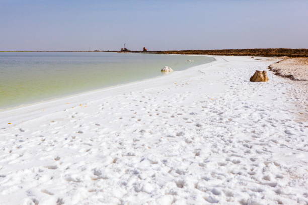 istock Golmud city scenery- Qarhan Salt Lake 912523646