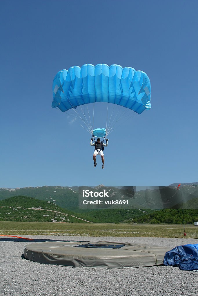 Parachutist no Ar - Royalty-free Aterrar Foto de stock