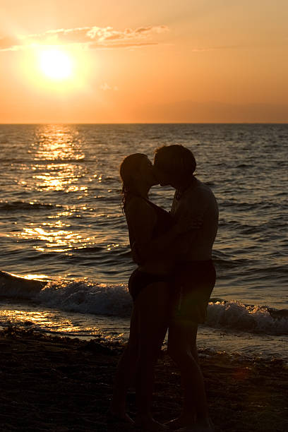 istock Silhouette of a Kiss 91252981
