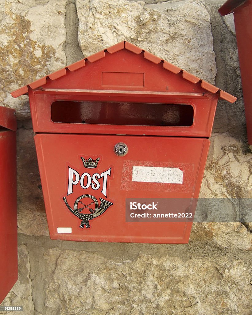 Caixa de correio vermelha - Foto de stock de Aberto royalty-free