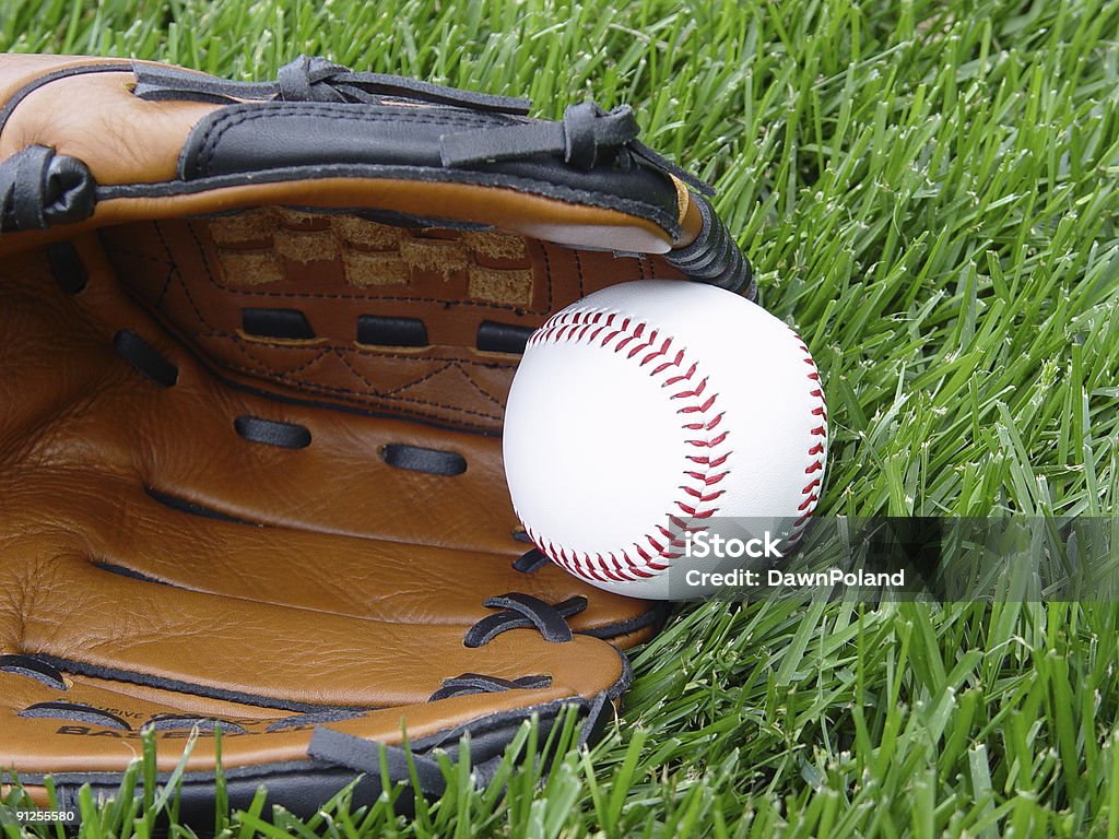 Em uma luva de basebol - Foto de stock de Beisebol royalty-free