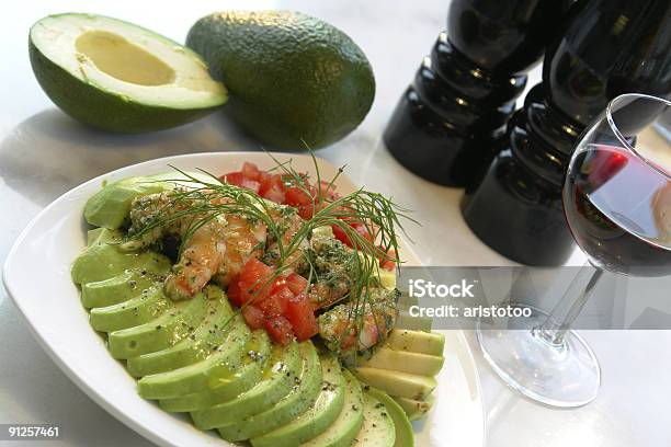 Abacate Salada De Camarão - Fotografias de stock e mais imagens de Abacate - Abacate, Almoço, Buffet