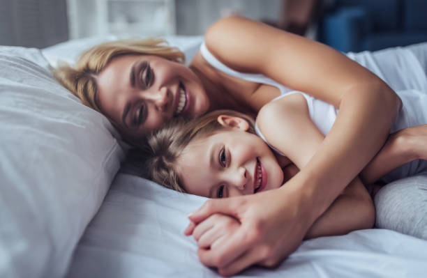 istock Mom and daughter at home 912585310