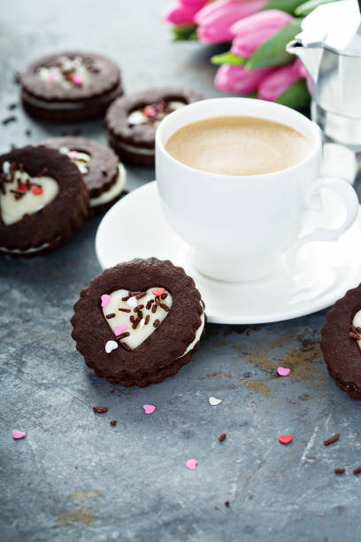 istock Chocolate cookie sandwiches for Valentines Day 912588300