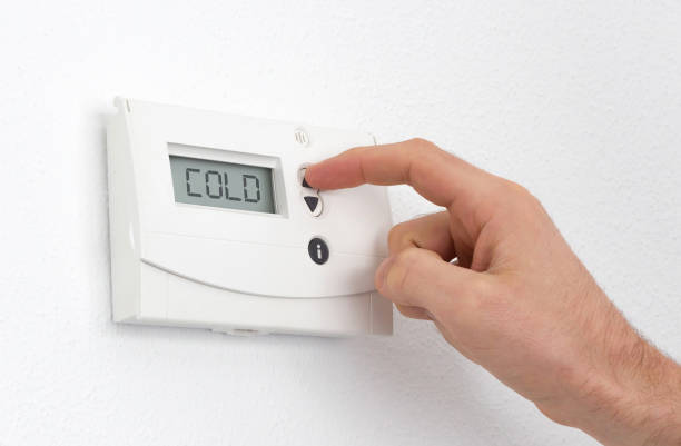 istock Vintage digital thermostat - Cold 912592314