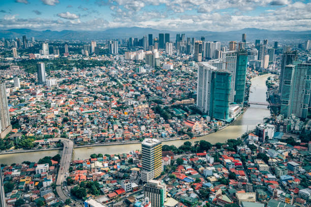 vista sobre o horizonte de makati, metro manila - filipinas - manila philippines makati city - fotografias e filmes do acervo