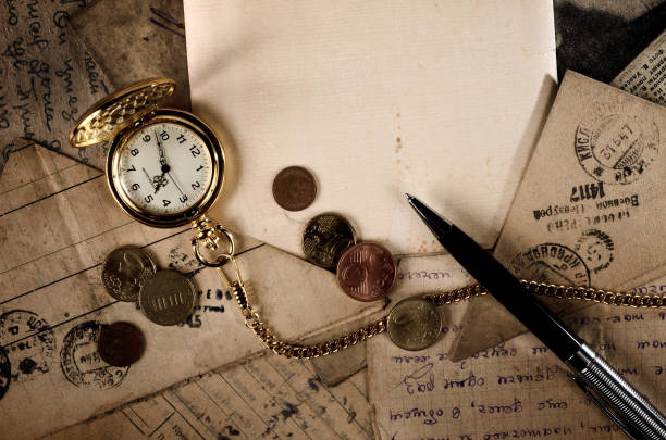 istock Vintage postcards and the watch 912637314