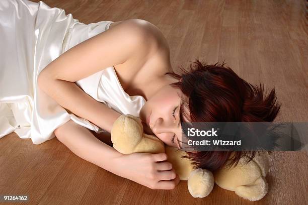 Sleeping Girl - Fotografie stock e altre immagini di Adulto - Adulto, Affettuoso, Ambientazione interna