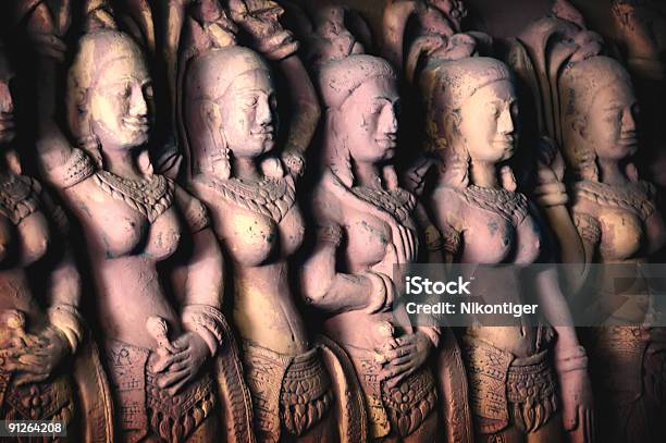 Apsara Dançarinos Muito Finos Esculpidos Em Paredes - Fotografias de stock e mais imagens de Camboja