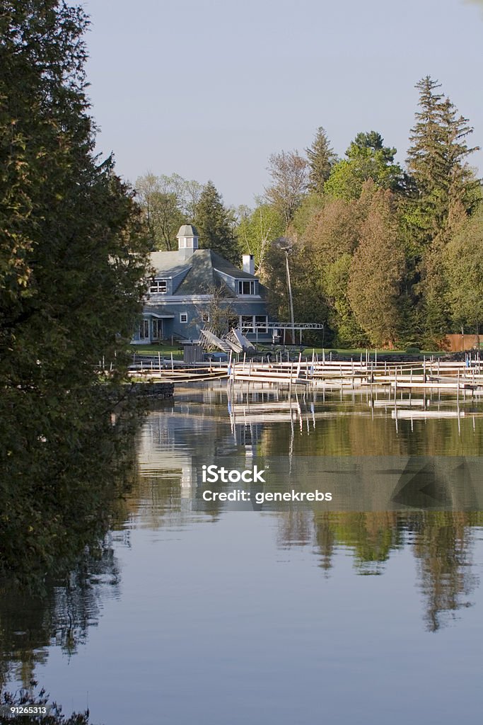 Mattina di primavera sul lago Cazenovia - Foto stock royalty-free di Lago