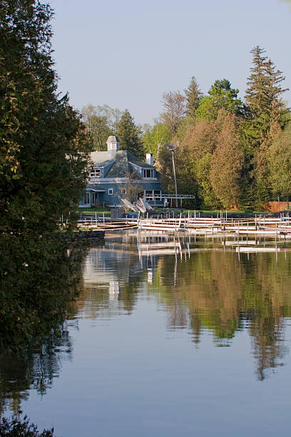 istock Spring Morning on Cazenovia Lake 91265313