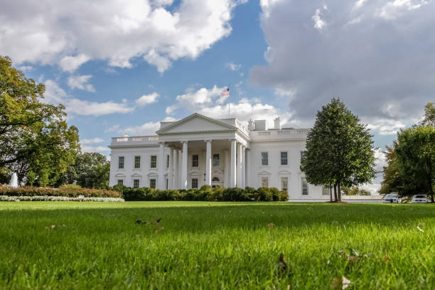 istock White House North Facade Lawn Washington, DC in 4k/UHD 912688764