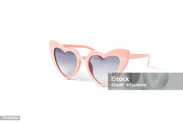 Rosa Herz Form Sonnenbrille Isoliert Stockfoto und mehr Bilder von Freisteller – Neutraler Hintergrund - Freisteller – Neutraler Hintergrund, Sonnenbrille, Accessoires