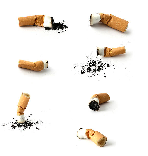 alta resolución cigarrillo butts aislado - colilla fotografías e imágenes de stock