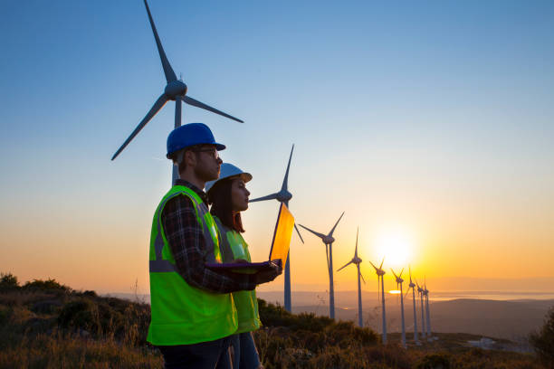istock Engineers of wind turbine 912699954