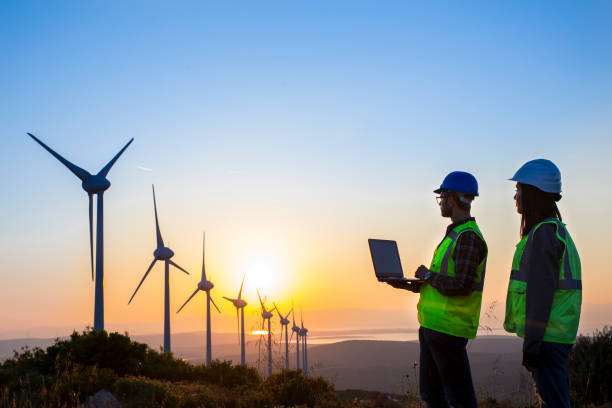 istock Engineers of wind turbine 912703086