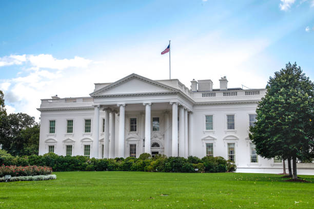 istock White House North Facade Lawn Washington, DC in 4k/UHD 912705366
