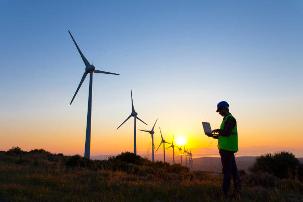 istock Engineers of wind turbine 912708218