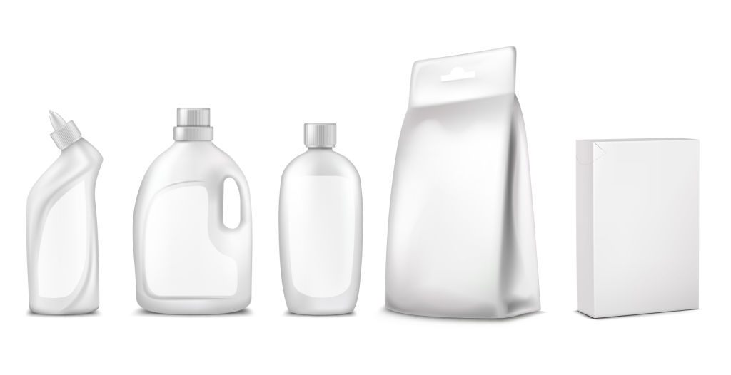 パッケージ、パッケージデザインのベクトルイラスト。白いボトル、小袋、箱、洗浄剤用容器、宣伝プロモーション用の液体洗濯洗剤コンセプト、モックアップ