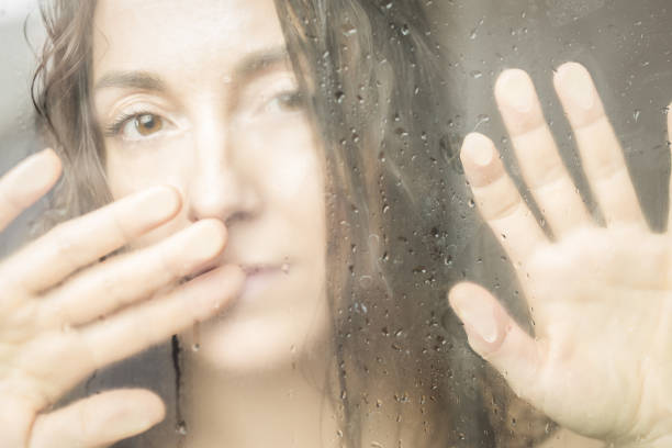 istock Women in the shower 912719976