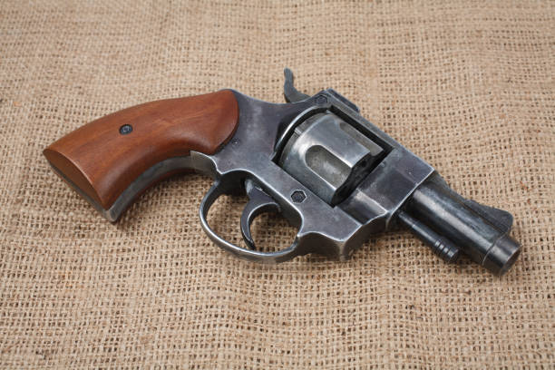 istock Revolver on the canvas background 912734042